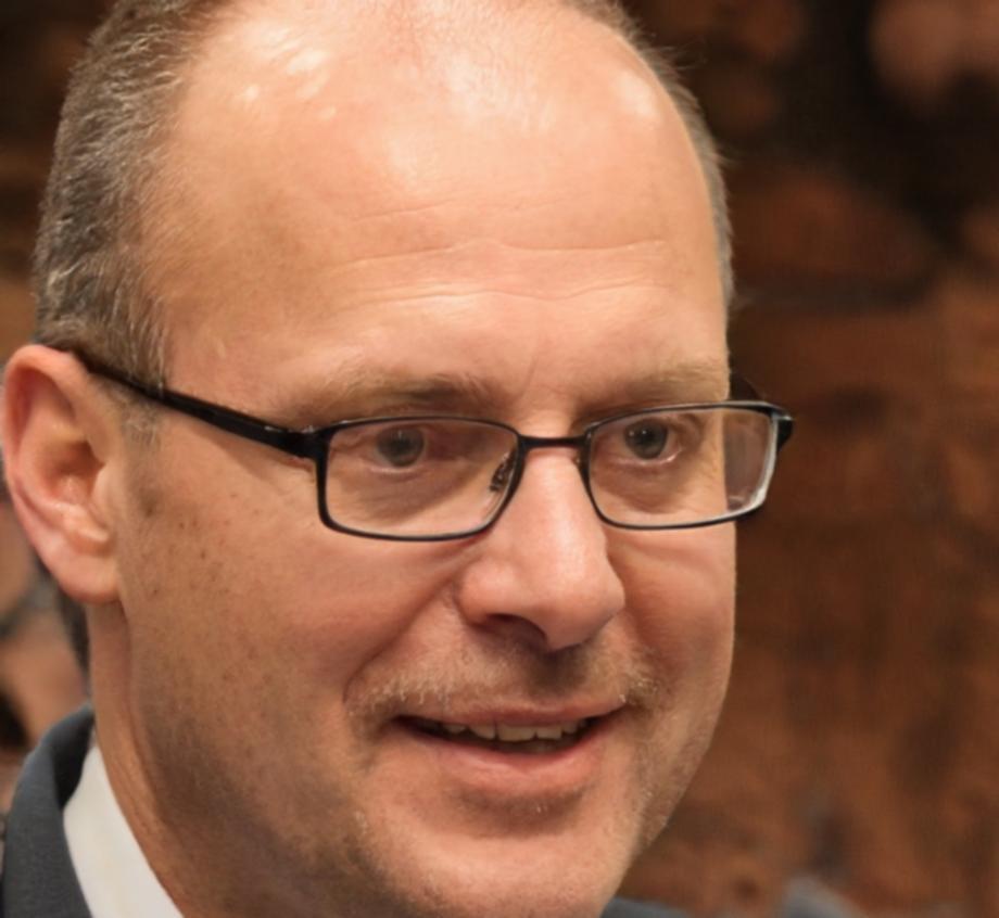 Budgetanalyst Vuk Radosavljević